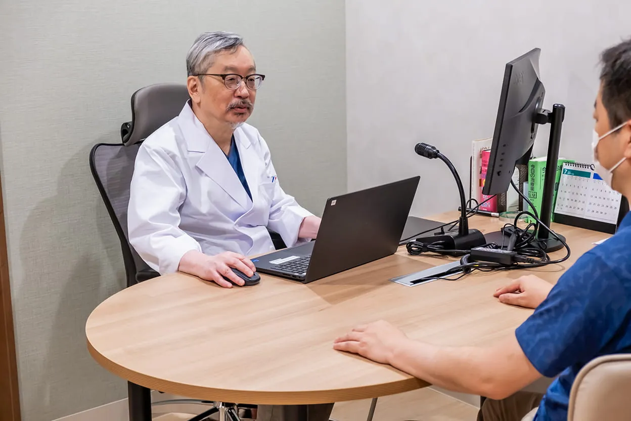 専門医の診察